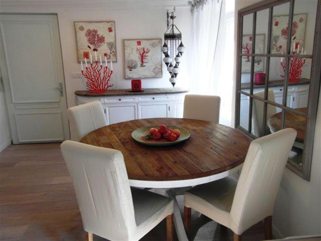 Charming Corner Abode With Castle Views Διαμέρισμα Νίκαια Εξωτερικό φωτογραφία